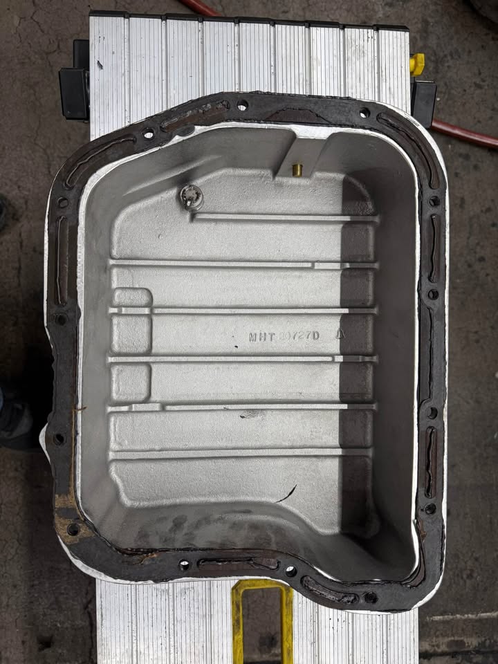 USED / BLEMISHED : Mag-Hytec 727-D Deep Transmission Pan