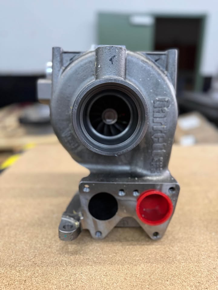 USED / BLEMISHED : Garrett 848212-5001S New Stock Replacement GT3788VA Turbocharger 04.5-10 Duramax LLY / LBZ / LMM